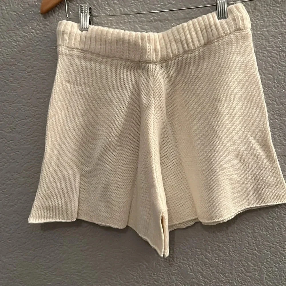 WeWoreWhat Pull On Sweater Shorts Cozy Stitch Cream Knit